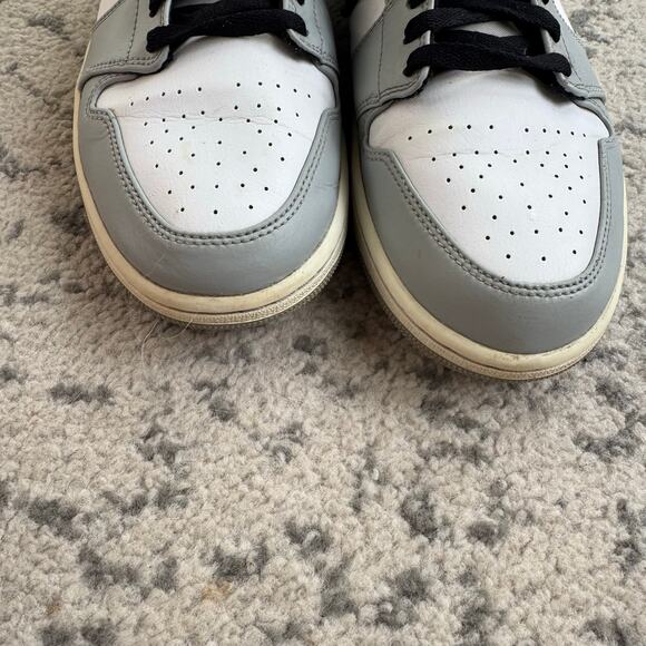 Air Jordan 1 Mid Light Smoke Grey Men’s Size 11.5 main image 8